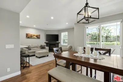 1426 N Laurel Avenue #110 Photo