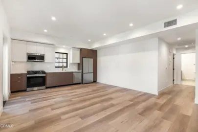139 S Oak Knoll Avenue #204 Photo