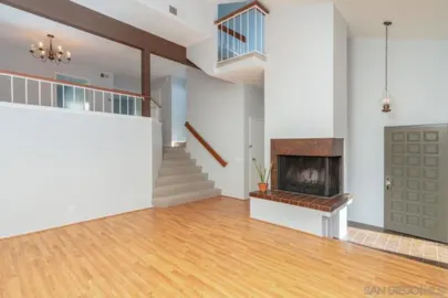 3286 Caminito Eastbluff #114 Photo
