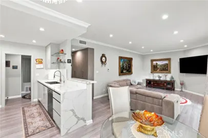 14607 Erwin Street #107 Photo