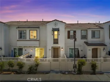 44090 Calle Luz Photo
