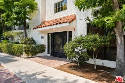 4249 Longridge Avenue #209 Photo