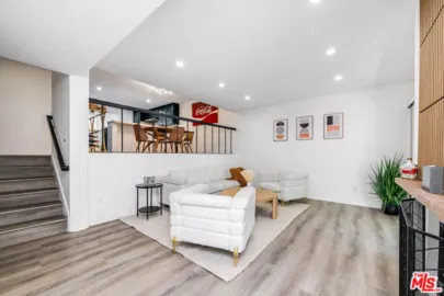 4231 W Sarah Street Photo