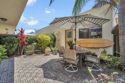 255 Daisy Avenue Photo