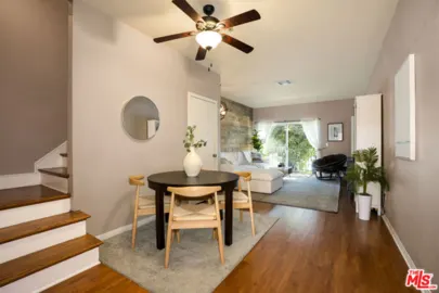 6525 Woodman Avenue #2 Photo