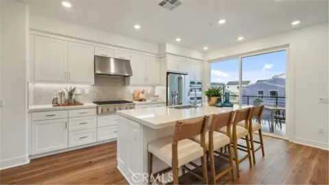 1792 Lychee Street Photo