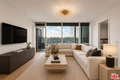 877 Francisco Street #1716 Photo