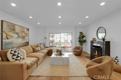 1871 Greenfield Avenue #102 Photo