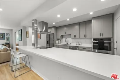 1045 N Kings Road #204 Photo