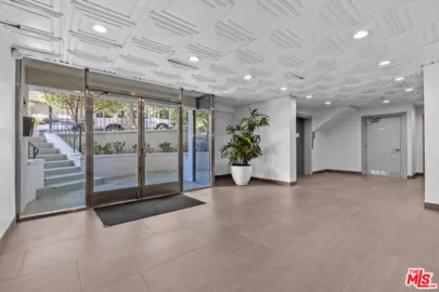 960 Larrabee Street #328 Photo