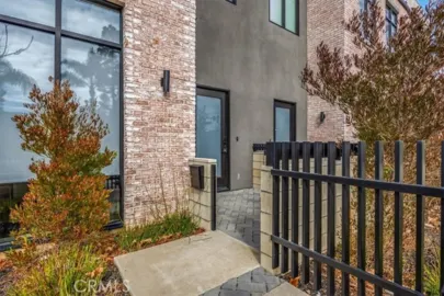 756 W 19th Street #B Photo