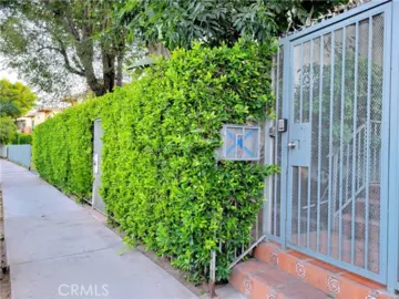 8221 Langdon Ave., #103 Photo