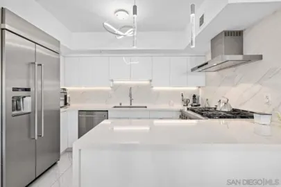 500 W Harbor Drive #1013 Photo