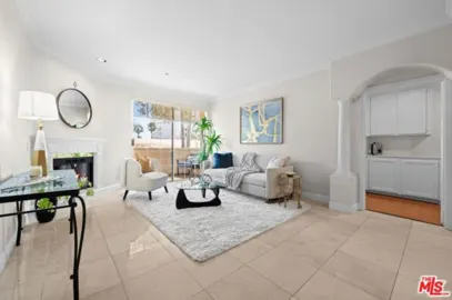 7218 Hillside Avenue #202 Photo