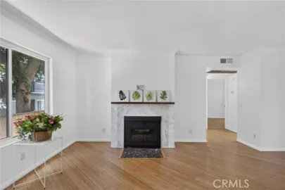 1237 E 6th Street #106 Photo