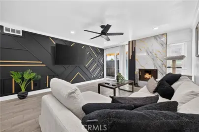 1725 Melrose #28 Photo