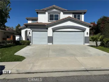 41258 Pine Tree Circle Photo