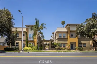 431 N Los Robles Avenue #2 Photo