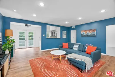 6160 Whitsett Avenue #10 Photo