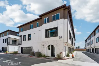 9548 Hannah Way Photo