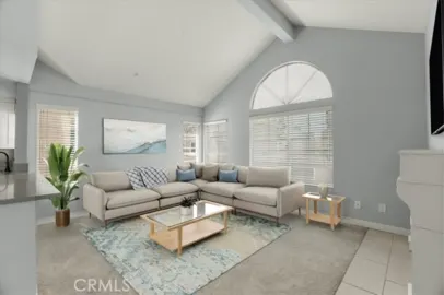 4561 Warner Photo
