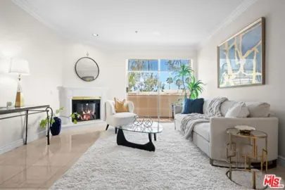 7218 Hillside Avenue #202 Photo