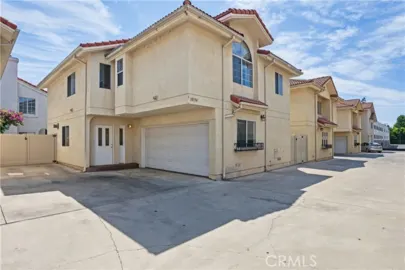 18334 Keswick Street Photo