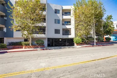 1037 N Vista Photo