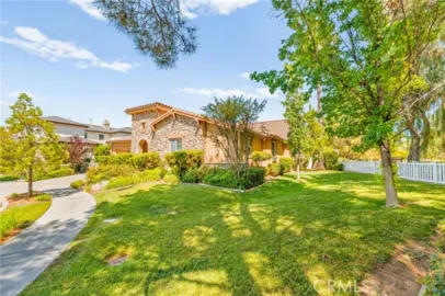 39894 Camden Court Photo