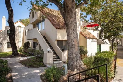 363 N Melrose #A Photo