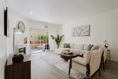 435 E Valencia #105 Photo