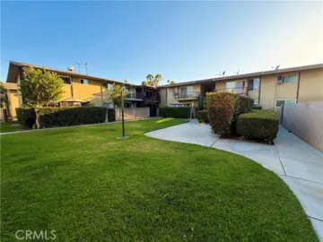 1900 W Glenoaks Avenue Photo