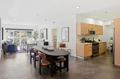 5016 Bakman Avenue #104 Photo