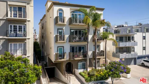 11840 Dorothy Street #302 Photo