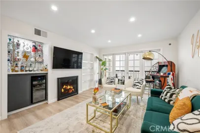 906 N Doheny Drive #318 Photo