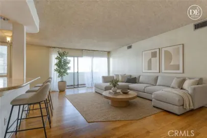 5454 Zelzah Avenue #215 Photo