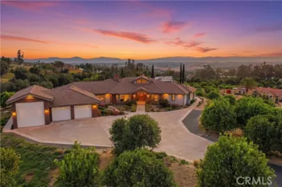 39275 Chaparral Photo