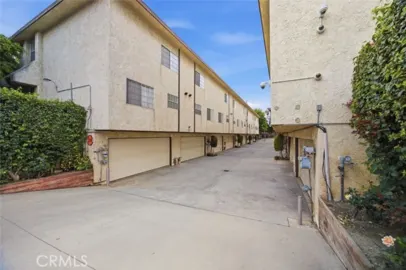 8927 Cedros Avenue #8 Photo