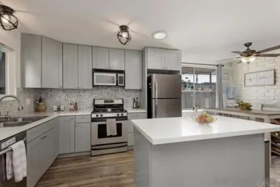 810 E Washington #A Photo