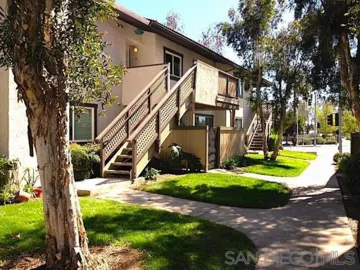 9821 Caspi Gardens #8 Photo