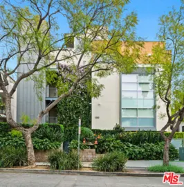 1250 N Harper Avenue #414 Photo