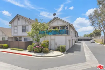 9066 Candlestick Lane #5 Photo