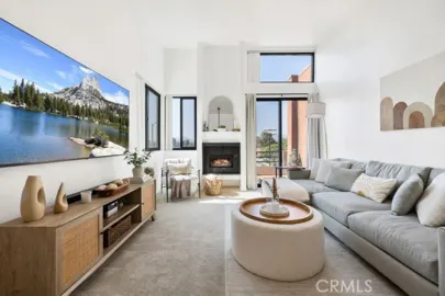 7826 Topanga Canyon Boulevard #301 Photo