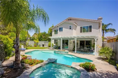 41233 Essex Court Photo