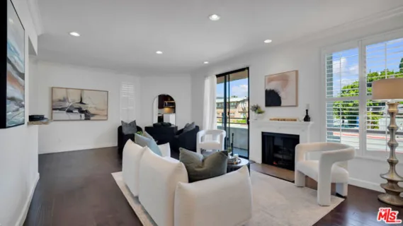 13920 Moorpark Street #106 listing photo