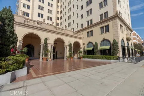 315 W 3rd #212 listing photo