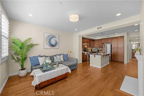 80 Full Moon listing photo