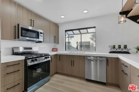8221 Langdon Avenue #208 listing photo
