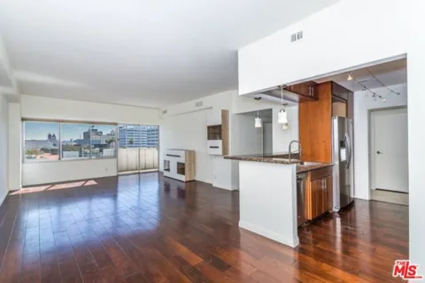 7135 Hollywood Boulevard #606 listing photo