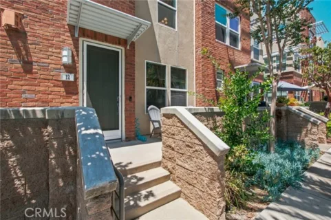 12 Midtown listing photo